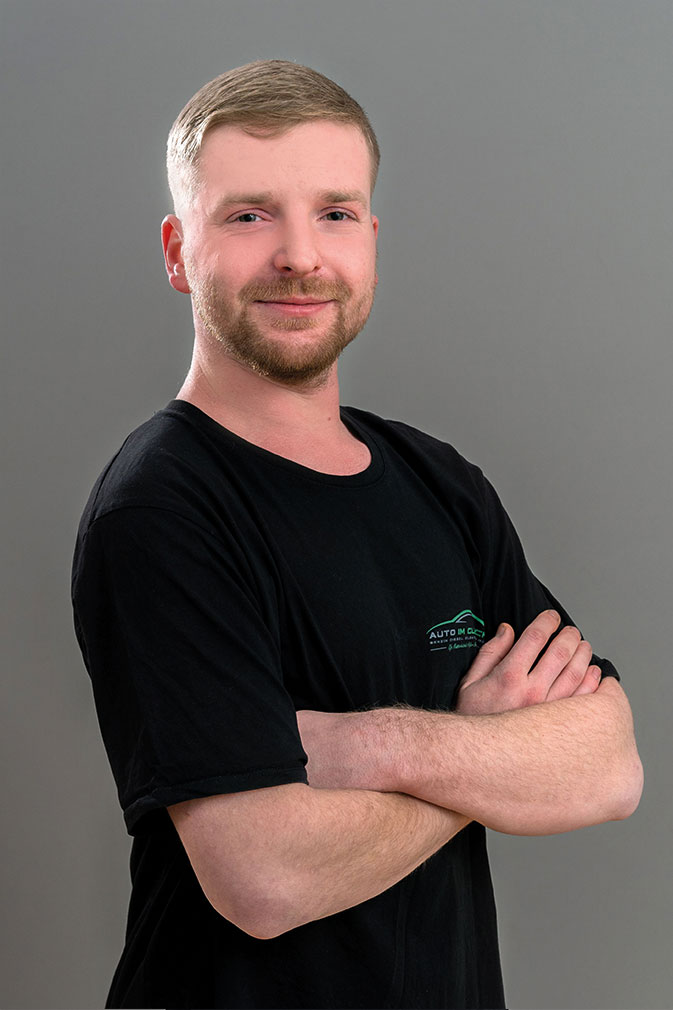 Auto-im-Glueck-Mitarbeiter-Bild-Philipp Auto-im-Glueck-Mitarbeiter-Bild-Philipp